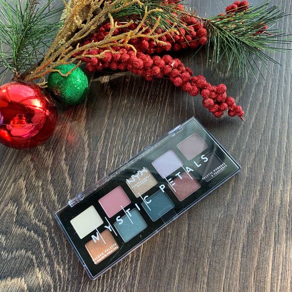 NEW NYX Mystic petals eyeshadow - Dark Mystic